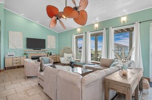 TV connectée, cheminée, jeux vidéo, table de tennis de table