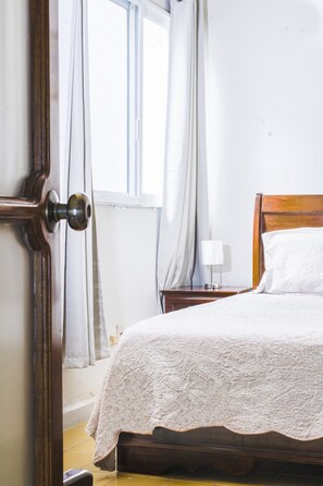 Wi-Fi de cortesia, roupa de cama