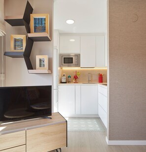 Fridge, microwave, dishwasher, coffee/tea maker - Cozy apartment near the beach. Swimming pool (Zarautz)
