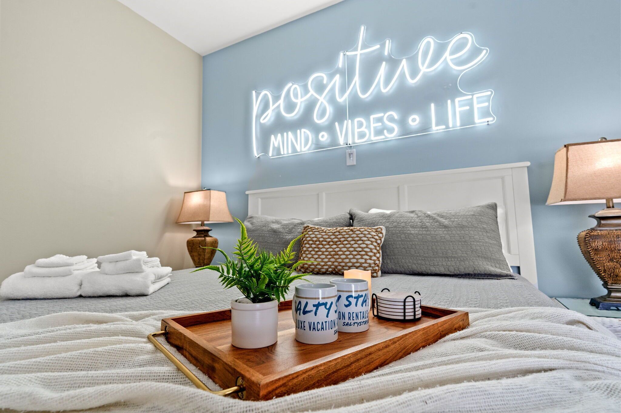 8 bedrooms, desk, iron/ironing board, travel crib