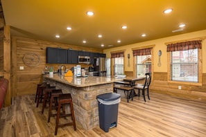 Private kitchen - Time for Us (Gatlinburg)