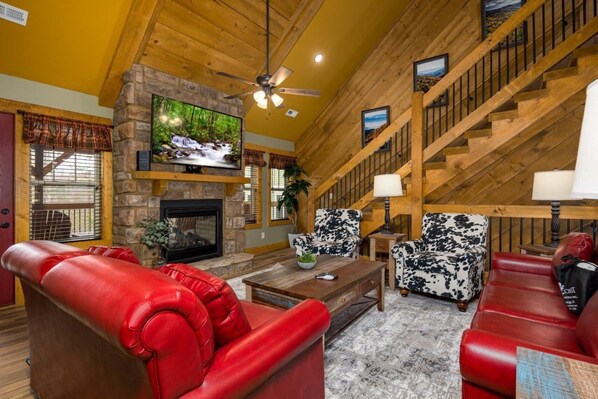 House, Multiple Beds, Hot Tub, Garden View | Living area