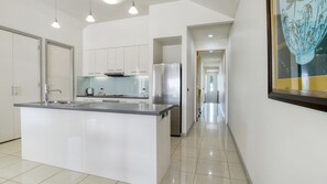 Fridge, microwave, oven, stovetop - 32a Sackville St located in the heart of the town (Port Fairy)