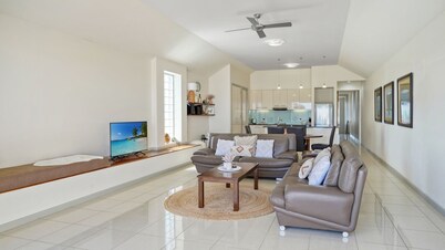 32a Sackville St located in the heart of the town