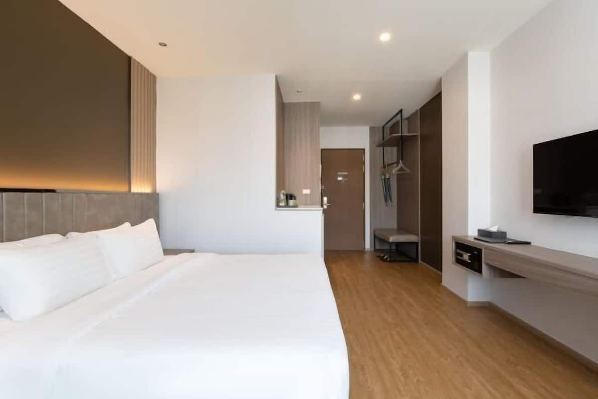 Ropa de cama hipoalergénica, caja fuerte, cortinas opacas