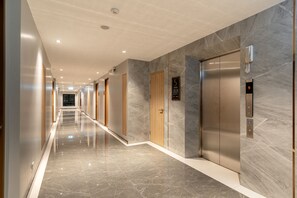 Interior - Crystal Srivaree Suvarnabhumi Hotel (Bang Sao Thong)