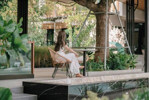 Exterior - Crystal Srivaree Suvarnabhumi Hotel (Bang Sao Thong)