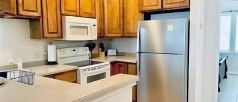 Fridge, microwave, stovetop, dishwasher