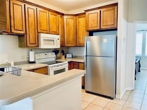 Fridge, microwave, stovetop, dishwasher