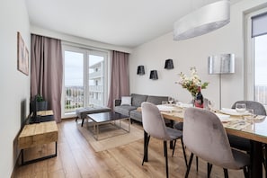 In-room dining - Tawryczewskiego Apartments by Renters (Wroclaw)