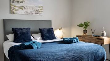 3 bedrooms, iron/ironing board, free WiFi, bed sheets