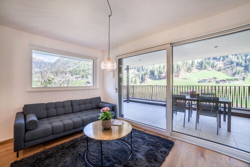 Ferienwohnung 'Sankt Martin' mit Bergblick, privater Terrasse und WLAN