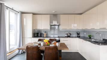 Appartement Exclusif | Cuisine privée | Réfrigérateur, four, plaque de cuisson, lave-vaisselle