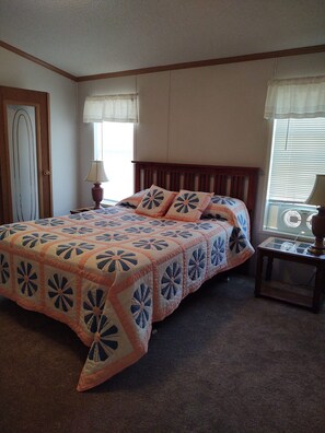 3 عدّة غرف نوم وملاءات أسرّة