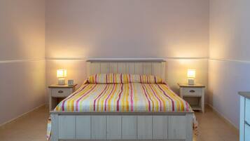2 slaapkamers, een strijkplank/strijkijzer, gratis wifi, beddengoed