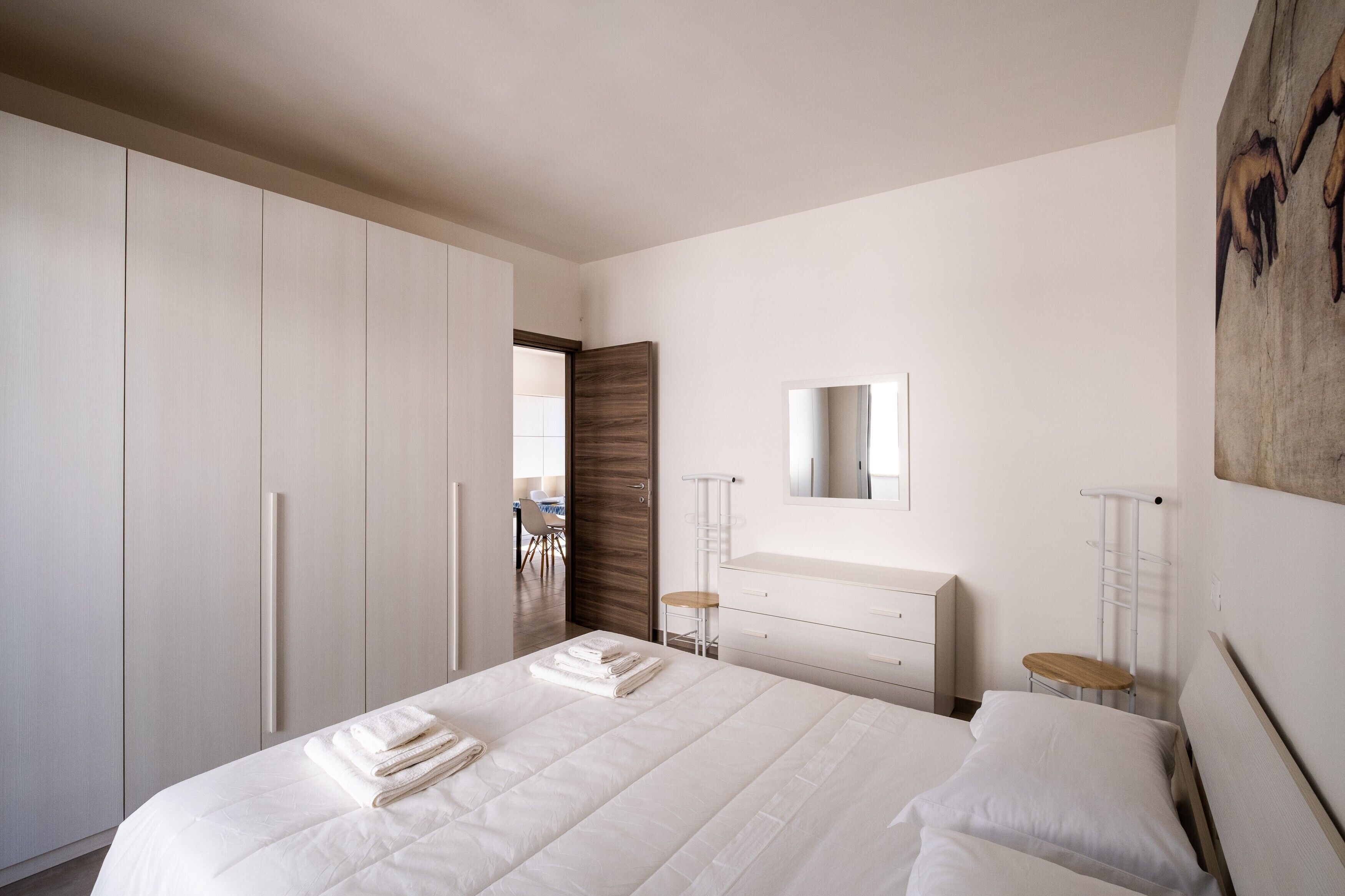 2 bedrooms, iron/ironing board, free WiFi, bed sheets