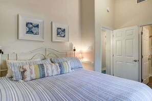 2 bedrooms, internet, bed sheets