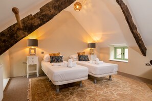 3 bedrooms, free WiFi, bed sheets