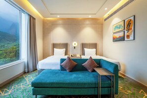 Quarto standard, 1 cama King, vista para a montanha | 1 quarto, roupas de cama antialérgicas, edredons de pluma, frigobar