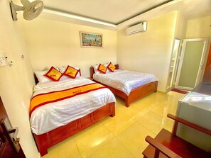 Ropa de cama de alta calidad y escritorio 