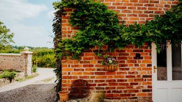 Cottage | Property grounds