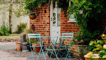 Cottage | Outdoor dining