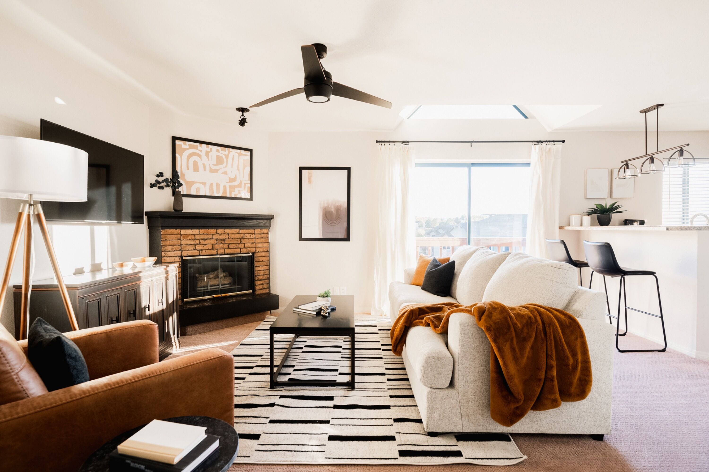 Modern Contemporary Apt | DTC/Boston Commons