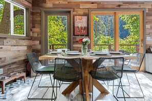 Dining - Sydney's Retreat~ Russian River & Guerneville! Chic Treetop Cabin! HtTb/Pup (Guerneville)