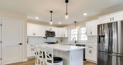 Renovated Family Home on Providence River!