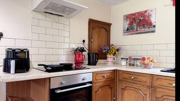 Fridge, oven, toaster, highchair