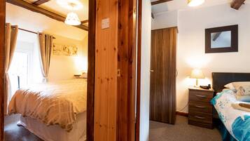 3 Schlafzimmer, BĂŒgeleisen/BĂŒgelbrett, kostenloses WLAN, BettwĂ€sche