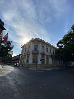Exterior - Casa Marina Huérfanos (Santiago)