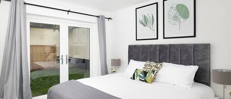 1 bedroom, iron/ironing board, internet, bed sheets