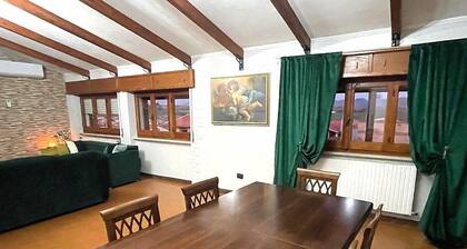 Spacious emerald Penthouse with 3 bedrooms