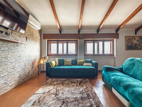 Spacious emerald Penthouse with 3 bedrooms