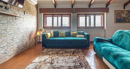 Spacious emerald Penthouse with 3 bedrooms