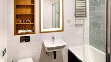 Superior Double Room | Bathroom