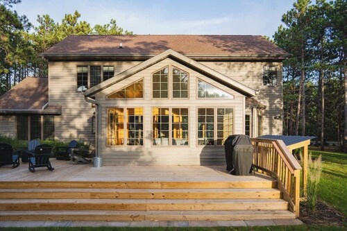 Lakes and Links Luxury Retreat