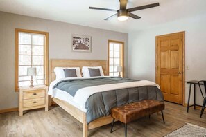 5 chambres, fer et planche à repasser, Wi-Fi, draps fournis