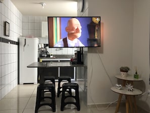 Køleskab, ovn, kogeplade, blender