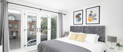 1 bedroom, iron/ironing board, internet, bed sheets