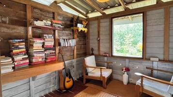 Superior Room, 1 Bedroom, Hill View | Library