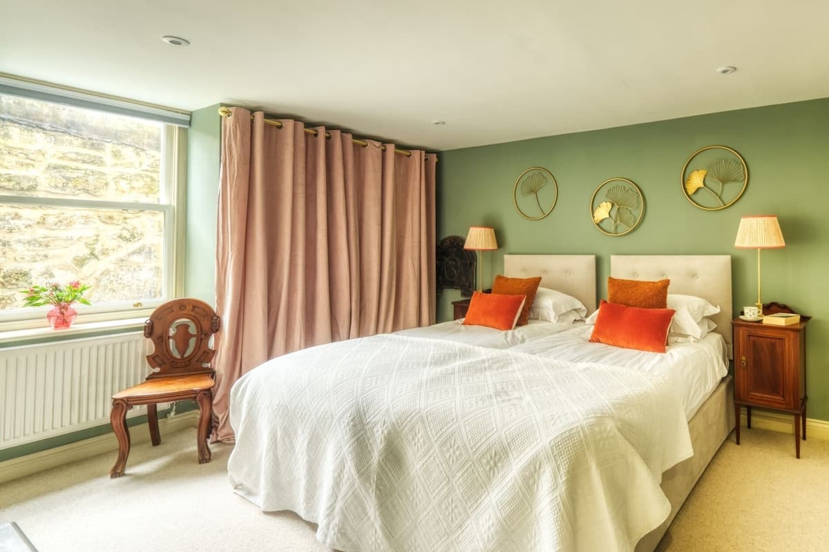 1 bedroom, desk, free WiFi, bed sheets