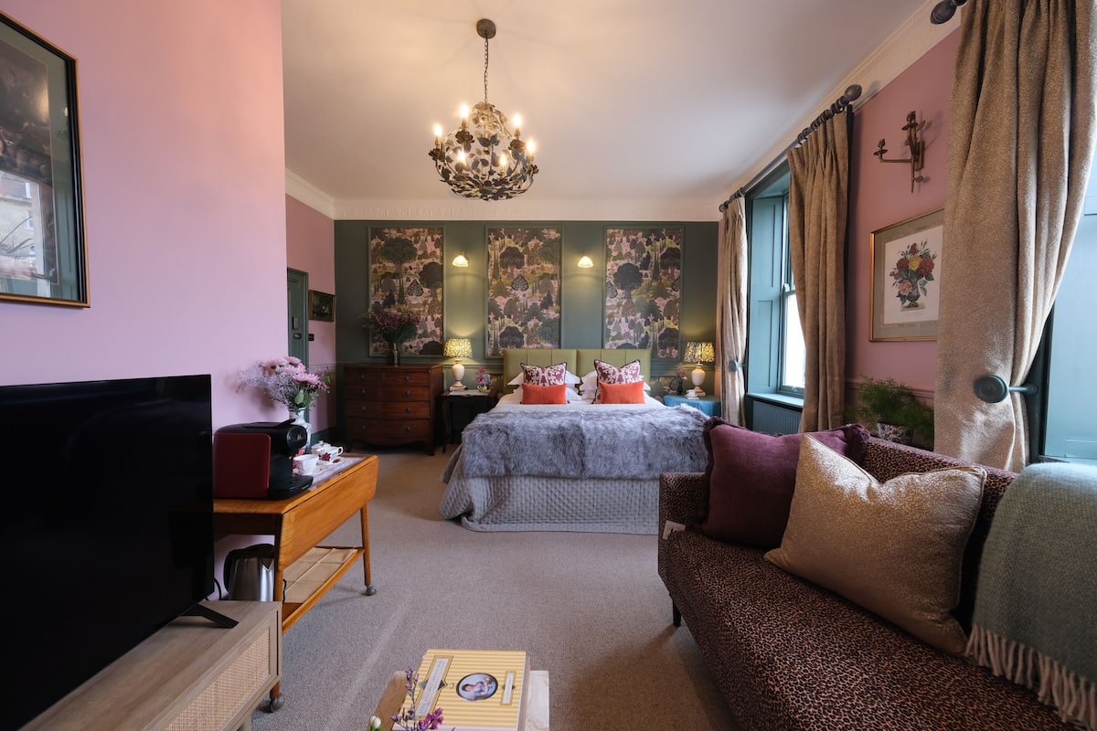 1 bedroom, desk, free WiFi, bed sheets