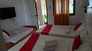 Habitación triple estándar | Wifi y ropa de cama 