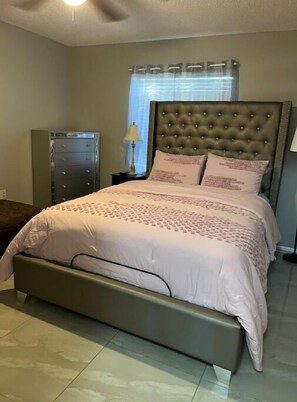 2 bedrooms, desk, iron/ironing board, free WiFi