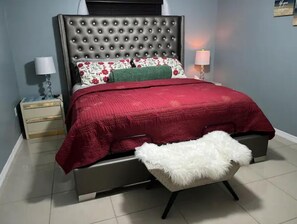 3 slaapkamers, een bureau, gratis wifi, beddengoed