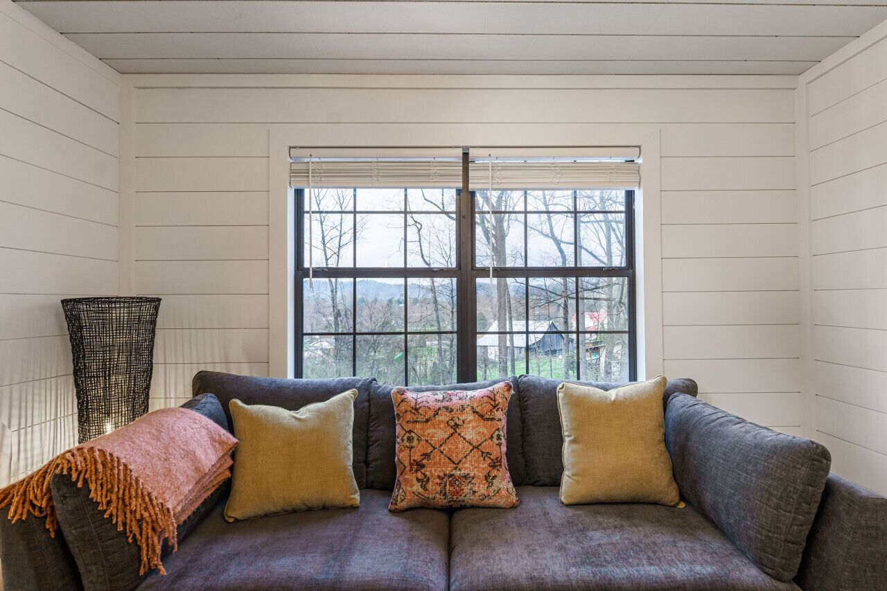 Smart TV, fireplace, table tennis