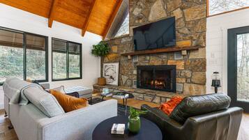 Smart-TV, peis og bordtennis