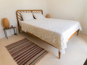 2 bedrooms, iron/ironing board, travel cot, WiFi